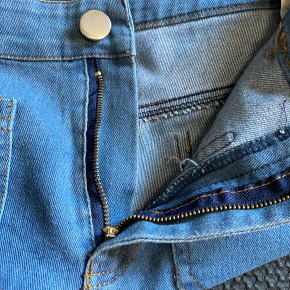 Ladies Stretch Bell Bottom Jeans - Picture 8 of 9